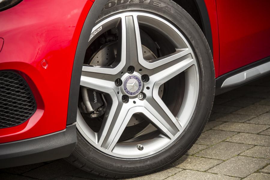  Mercedes-Benz GLA250 AMG 2014 года  (UK) (фото 27 из 52)